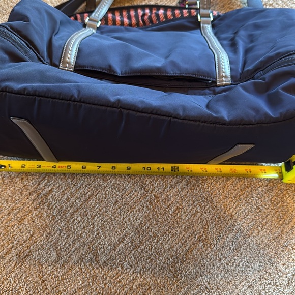 VERA BRADLEY Midtown Travel Bag in classic navy NWT - Picture 9 of 16